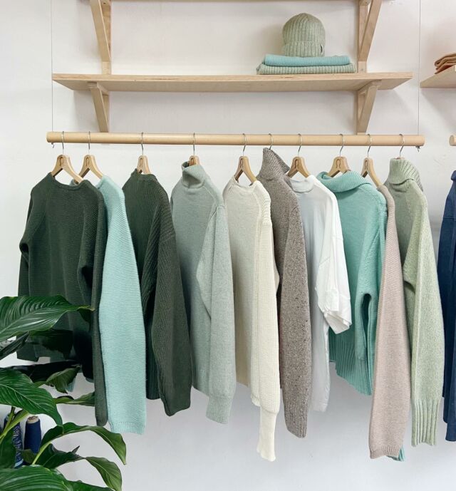 ✉️🤍🧵 

Nella newsletter di oggi vi porto con me dietro le quinte della produzione di un capo rigenerato, grazie a un tour organizzato da @rifolab , brand toscano di moda circolare, in collaborazione con @capviaggi .

Spoiler: ti piacerebbe ripercorrere alcune delle tappe principali del riciclo delle fibre tessili, proprio come ho fatto io? Leggi la newsletter fino in fondo, c’è una sorpresa per te 😊

Link per iscriversi in bio 

#textiletour #capviaggi #capviaggiprato #rifo #rifolab #filpucci #museodeltessutodiprato #museodeltessutoprato #cenciaioli #circulareconomy♻️